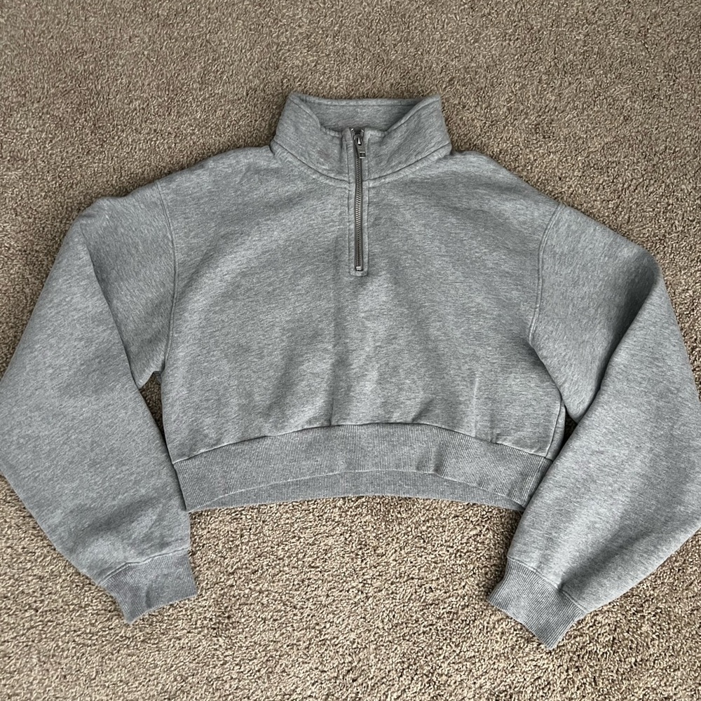 Aritzia Cozy 1/4 Cropped sweatshirt